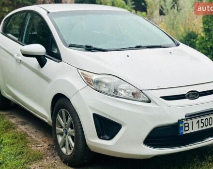 Білий Форд Фієста, об'ємом двигуна 1.6 л та пробігом 201 тис. км за 5900 $, фото 1 на Automoto.ua