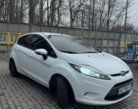 Белый Форд Фиеста, объемом двигателя 1.39 л и пробегом 270 тыс. км за 6100 $, фото 1 на Automoto.ua