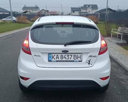 Белый Форд Фиеста, объемом двигателя 1.24 л и пробегом 264 тыс. км за 5500 $, фото 1 на Automoto.ua