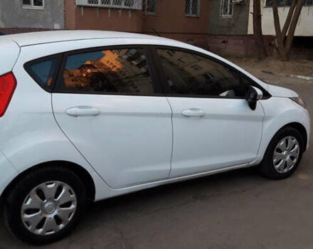 Білий Форд Фієста, об'ємом двигуна 1.25 л та пробігом 107 тис. км за 4500 $, фото 1 на Automoto.ua