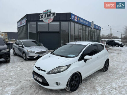 Білий Форд Фієста, об'ємом двигуна 1.4 л та пробігом 233 тис. км за 4800 $, фото 1 на Automoto.ua