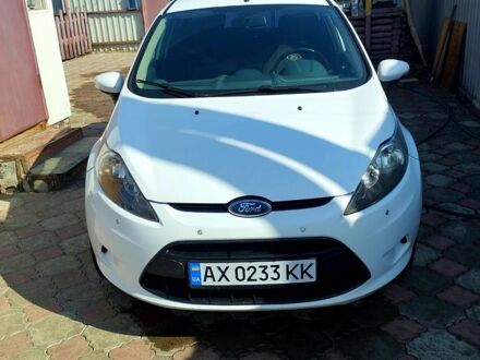 Белый Форд Фиеста, объемом двигателя 1.4 л и пробегом 186 тыс. км за 7500 $, фото 1 на Automoto.ua