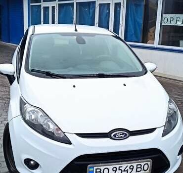 Білий Форд Фієста, об'ємом двигуна 1.4 л та пробігом 185 тис. км за 4200 $, фото 1 на Automoto.ua