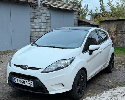 Білий Форд Фієста, об'ємом двигуна 1.39 л та пробігом 137 тис. км за 4900 $, фото 1 на Automoto.ua