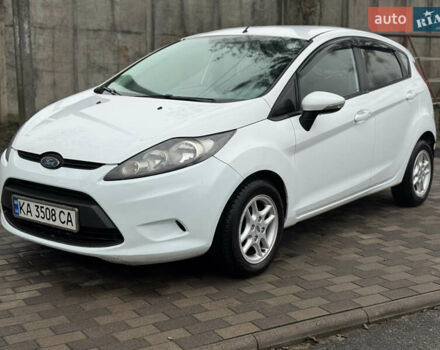 Білий Форд Фієста, об'ємом двигуна 1.24 л та пробігом 122 тис. км за 4900 $, фото 1 на Automoto.ua