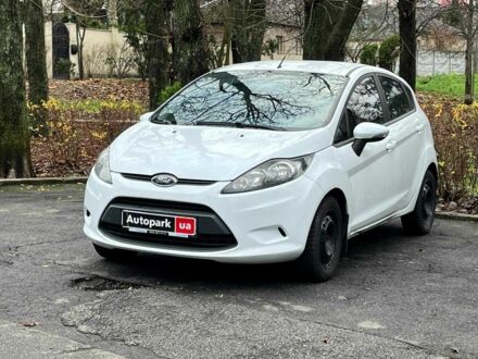 Білий Форд Фієста, об'ємом двигуна 1.4 л та пробігом 240 тис. км за 5990 $, фото 1 на Automoto.ua