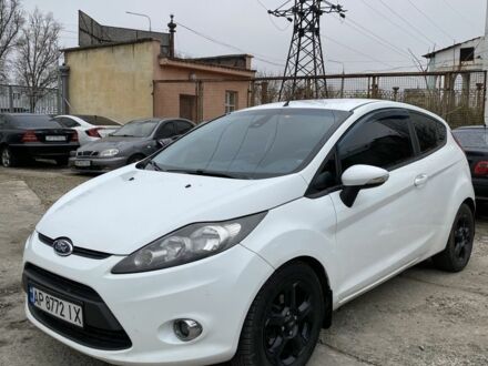 Белый Форд Фиеста, объемом двигателя 1.4 л и пробегом 230 тыс. км за 5400 $, фото 1 на Automoto.ua