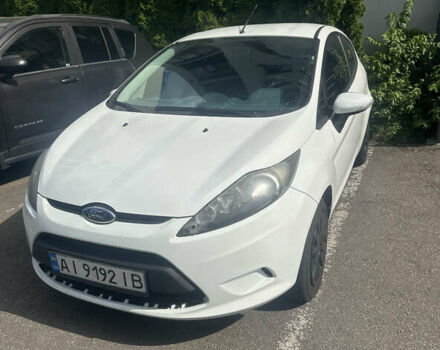Білий Форд Фієста, об'ємом двигуна 1.25 л та пробігом 372 тис. км за 3100 $, фото 1 на Automoto.ua