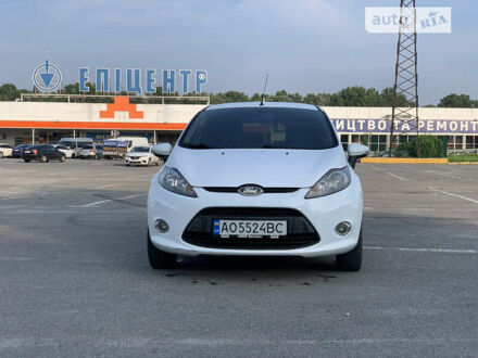 Форд Фієста 2011 у Ужгороді на Automoto.ua Білий Форд Фієста, об'ємом двигуна 1.4 л та пробігом 292 тис. км за 5900 $, фото 1 на Automoto.ua