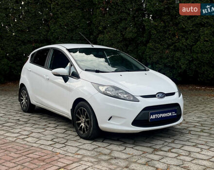 Белый Форд Фиеста, объемом двигателя 1.39 л и пробегом 222 тыс. км за 6800 $, фото 1 на Automoto.ua