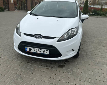Белый Форд Фиеста, объемом двигателя 1.39 л и пробегом 90 тыс. км за 7500 $, фото 1 на Automoto.ua