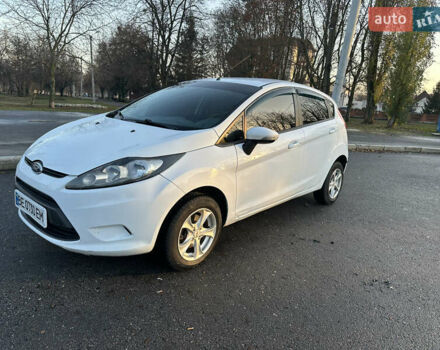 Білий Форд Фієста, об'ємом двигуна 1.24 л та пробігом 128 тис. км за 5300 $, фото 1 на Automoto.ua