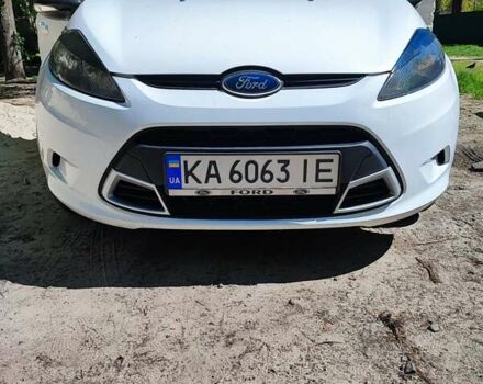 Білий Форд Фієста, об'ємом двигуна 1.4 л та пробігом 117 тис. км за 8000 $, фото 1 на Automoto.ua