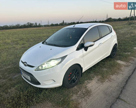 Білий Форд Фієста, об'ємом двигуна 1.24 л та пробігом 124 тис. км за 5800 $, фото 1 на Automoto.ua