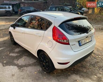 Белый Форд Фиеста, объемом двигателя 1.39 л и пробегом 141 тыс. км за 6700 $, фото 1 на Automoto.ua