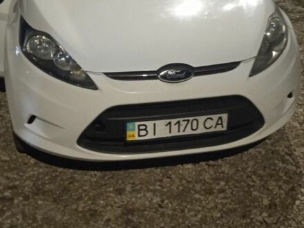 Білий Форд Фієста, об'ємом двигуна 1.2 л та пробігом 300 тис. км за 3000 $, фото 1 на Automoto.ua