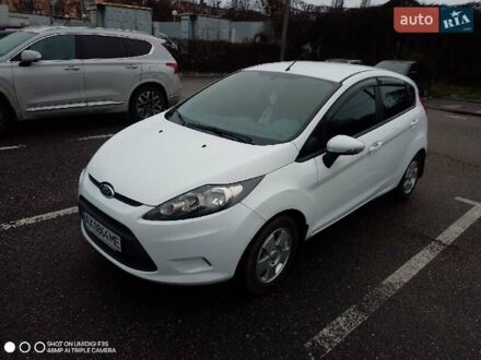 Белый Форд Фиеста, объемом двигателя 1.39 л и пробегом 94 тыс. км за 6700 $, фото 1 на Automoto.ua