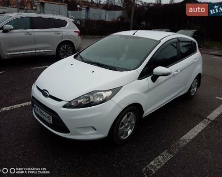 Белый Форд Фиеста, объемом двигателя 1.39 л и пробегом 94 тыс. км за 6700 $, фото 1 на Automoto.ua