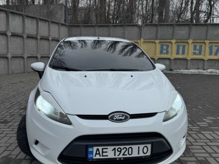 Белый Форд Фиеста, объемом двигателя 1.4 л и пробегом 270 тыс. км за 6100 $, фото 1 на Automoto.ua