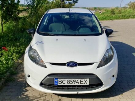 Белый Форд Фиеста, объемом двигателя 1.4 л и пробегом 230 тыс. км за 4500 $, фото 1 на Automoto.ua