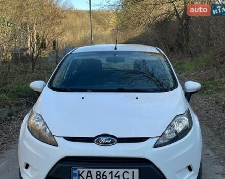 Белый Форд Фиеста, объемом двигателя 1.39 л и пробегом 128 тыс. км за 6900 $, фото 1 на Automoto.ua
