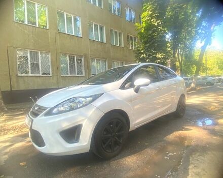 Білий Форд Фієста, об'ємом двигуна 1.6 л та пробігом 199 тис. км за 4999 $, фото 1 на Automoto.ua