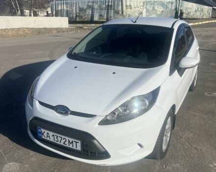 Білий Форд Фієста, об'ємом двигуна 1.4 л та пробігом 105 тис. км за 6999 $, фото 1 на Automoto.ua
