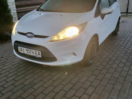 Белый Форд Фиеста, объемом двигателя 1.4 л и пробегом 198 тыс. км за 6700 $, фото 1 на Automoto.ua
