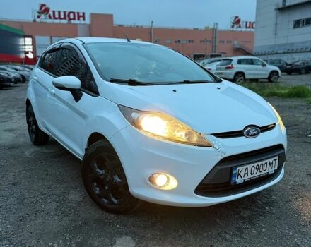 Белый Форд Фиеста, объемом двигателя 1.4 л и пробегом 80 тыс. км за 8800 $, фото 1 на Automoto.ua
