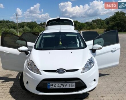 Белый Форд Фиеста, объемом двигателя 1.3 л и пробегом 175 тыс. км за 6500 $, фото 1 на Automoto.ua