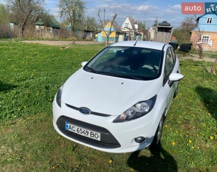 Білий Форд Фієста, об'ємом двигуна 1.4 л та пробігом 205 тис. км за 5300 $, фото 1 на Automoto.ua