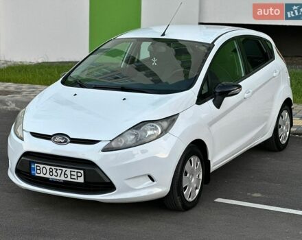 Белый Форд Фиеста, объемом двигателя 1.39 л и пробегом 125 тыс. км за 8350 $, фото 1 на Automoto.ua