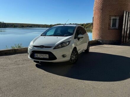Білий Форд Фієста, об'ємом двигуна 1.4 л та пробігом 153 тис. км за 5350 $, фото 1 на Automoto.ua