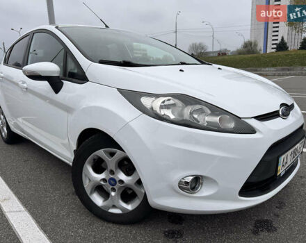 Форд Фиеста 2012 в Киеве на Automoto.ua Белый Форд Фиеста, объемом двигателя 1.39 л и пробегом 131 тыс. км за 8000 $, фото 1 на Automoto.ua