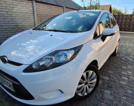 Білий Форд Фієста, об'ємом двигуна 1.3 л та пробігом 151 тис. км за 6300 $, фото 1 на Automoto.ua