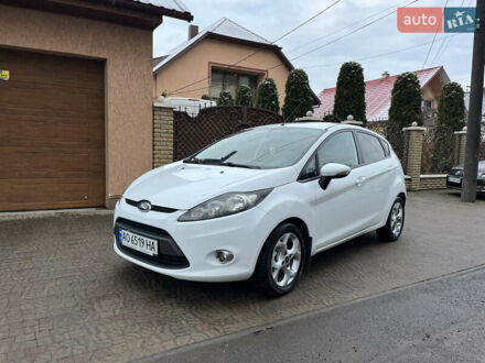 Белый Форд Фиеста, объемом двигателя 1.4 л и пробегом 170 тыс. км за 7800 $, фото 1 на Automoto.ua