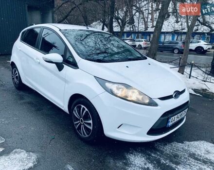 Белый Форд Фиеста, объемом двигателя 1.39 л и пробегом 148 тыс. км за 6950 $, фото 1 на Automoto.ua