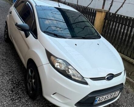 Белый Форд Фиеста, объемом двигателя 1.25 л и пробегом 142 тыс. км за 6500 $, фото 1 на Automoto.ua