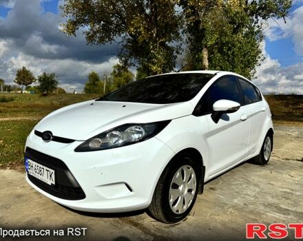Белый Форд Фиеста, объемом двигателя 1.4 л и пробегом 81 тыс. км за 6700 $, фото 1 на Automoto.ua
