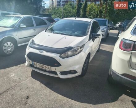 Білий Форд Фієста, об'ємом двигуна 1.39 л та пробігом 215 тис. км за 7293 $, фото 1 на Automoto.ua
