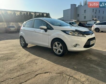 Білий Форд Фієста, об'ємом двигуна 1.39 л та пробігом 140 тис. км за 8200 $, фото 1 на Automoto.ua