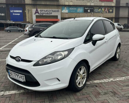 Белый Форд Фиеста, объемом двигателя 1.4 л и пробегом 128 тыс. км за 7100 $, фото 1 на Automoto.ua
