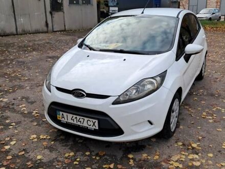 Білий Форд Фієста, об'ємом двигуна 1.24 л та пробігом 190 тис. км за 6400 $, фото 1 на Automoto.ua