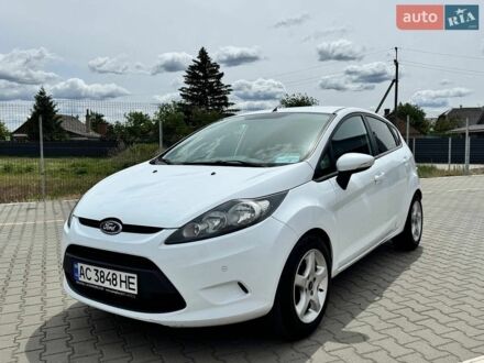 Білий Форд Фієста, об'ємом двигуна 1.56 л та пробігом 287 тис. км за 5200 $, фото 1 на Automoto.ua