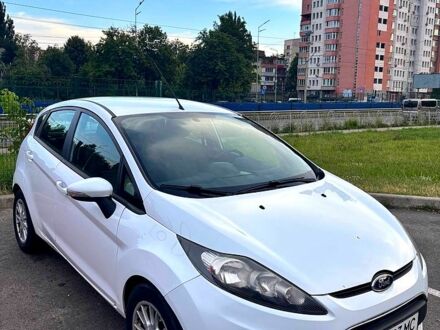 Білий Форд Фієста, об'ємом двигуна 1.4 л та пробігом 260 тис. км за 5500 $, фото 1 на Automoto.ua