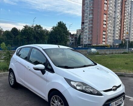 Белый Форд Фиеста, объемом двигателя 1.4 л и пробегом 260 тыс. км за 5500 $, фото 1 на Automoto.ua