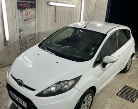 Білий Форд Фієста, об'ємом двигуна 1.4 л та пробігом 125 тис. км за 6000 $, фото 1 на Automoto.ua