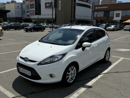 Форд Фієста 2012 у Києві на Automoto.ua Білий Форд Фієста, об'ємом двигуна 1.4 л та пробігом 84 тис. км за 7100 $, фото 1 на Automoto.ua