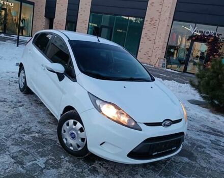 Білий Форд Фієста, об'ємом двигуна 1.4 л та пробігом 95 тис. км за 6900 $, фото 1 на Automoto.ua