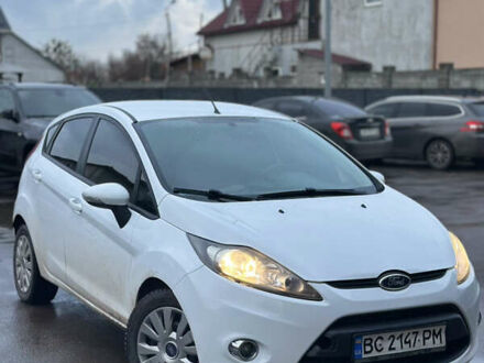 Белый Форд Фиеста, объемом двигателя 1.4 л и пробегом 242 тыс. км за 5999 $, фото 1 на Automoto.ua